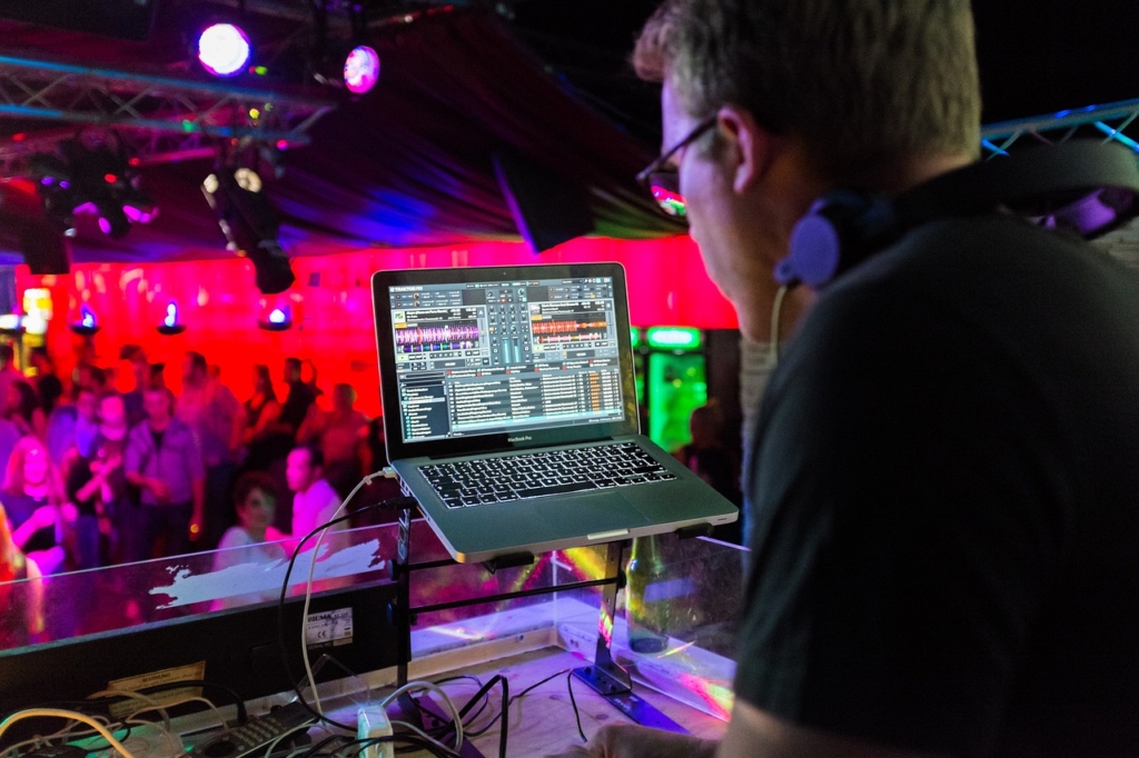 6 Ways To Add More Technology To Your Next Event