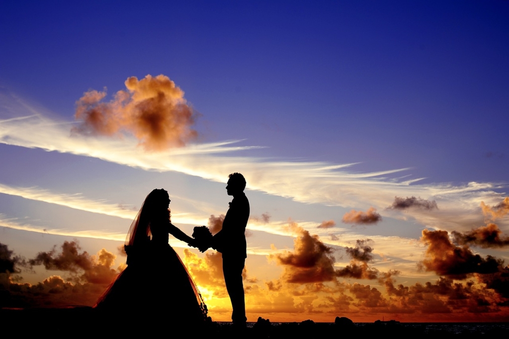 10 Ways To Save $1000 On A Wedding